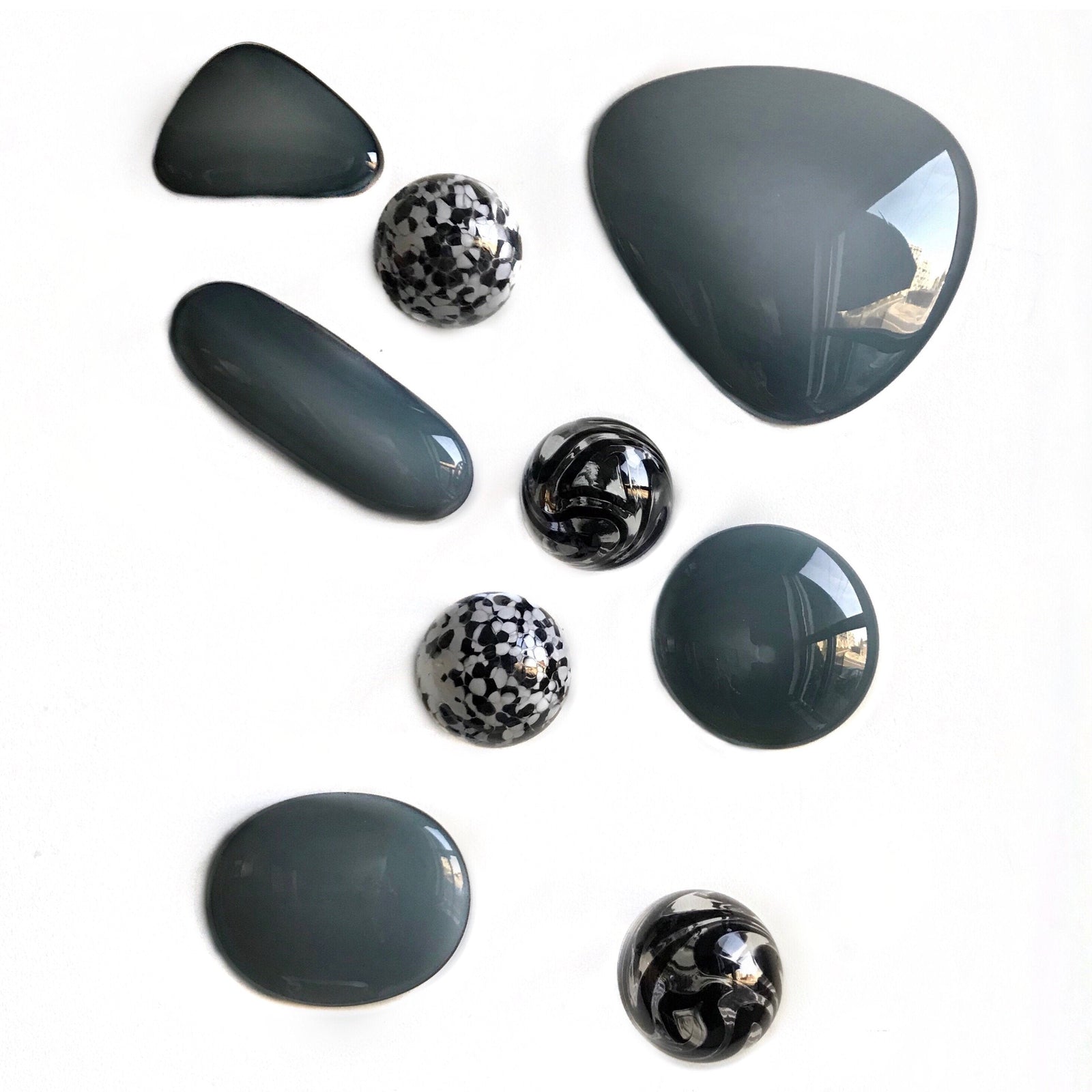 9 PC.WW STONES&Decorative Glass Balls-SMOKE - Worldly Goods Too